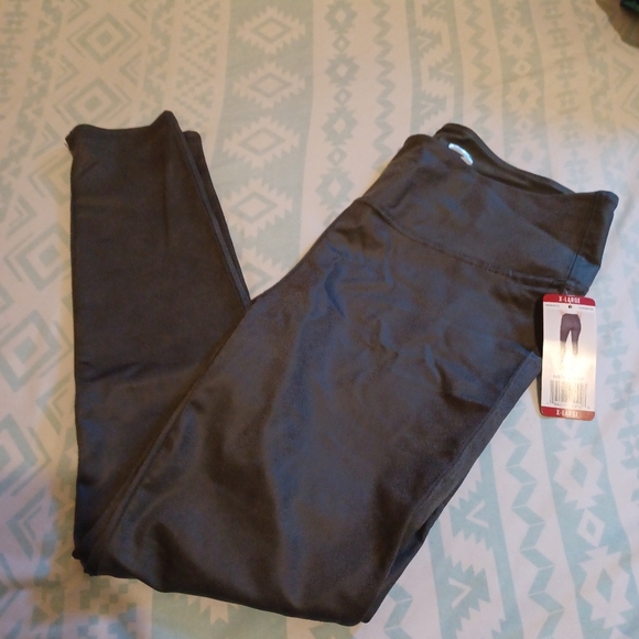 Women's fauk leather leggings - Picture 4 of 5
